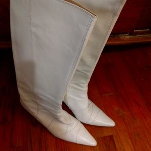 Vintage White Boots ...no size tag but I think 7 or 7 1/2 my size...Love them